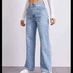 stone washed, middle waisted straight jeans